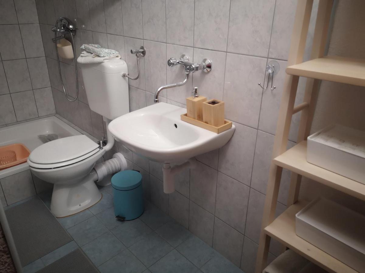 Holiday Home Betty Jesenice  Kültér fotó